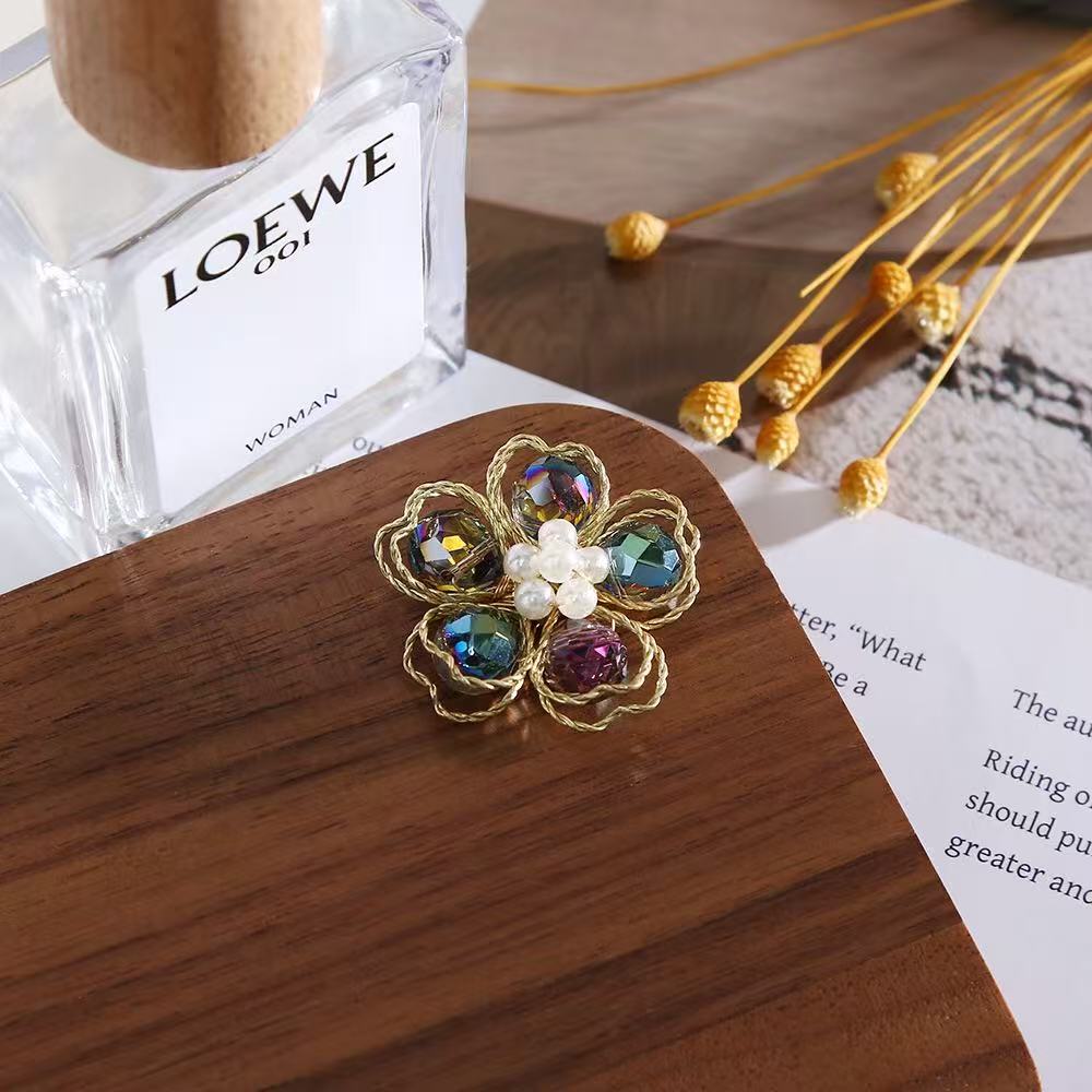 Colour Crystal Bloom Flower Clip-On Button (1 Piece)