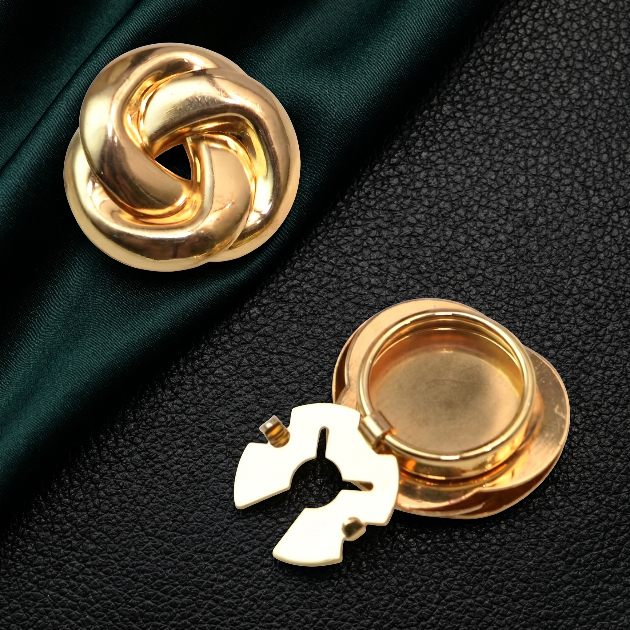 Golden Knot Clip-On Button (1 Piece)