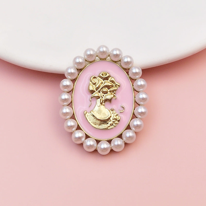 Royal Cameo Pearl Clip-On Button (1 Piece)