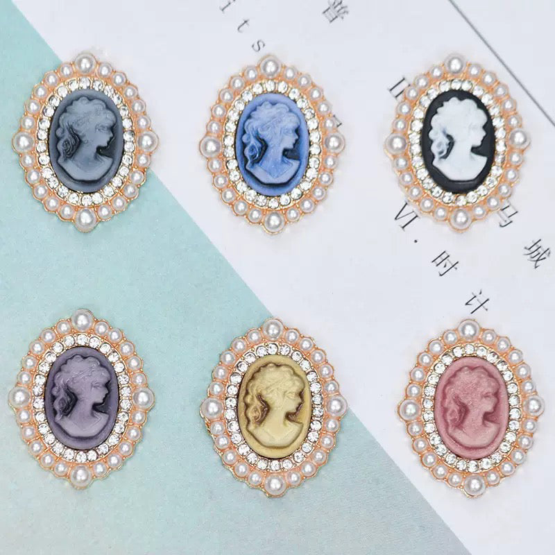 Vintage Pearl Cameo Medallion Clip-On Button (1 Piece)