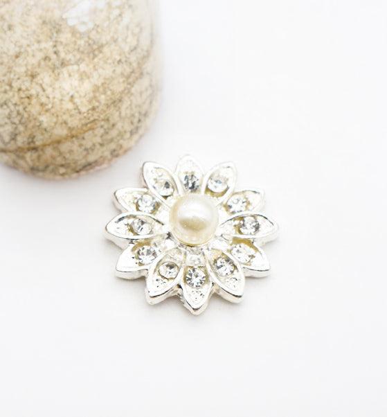Pearl & Rhinestone Radiance Flower Clip-On Button (1 Piece)