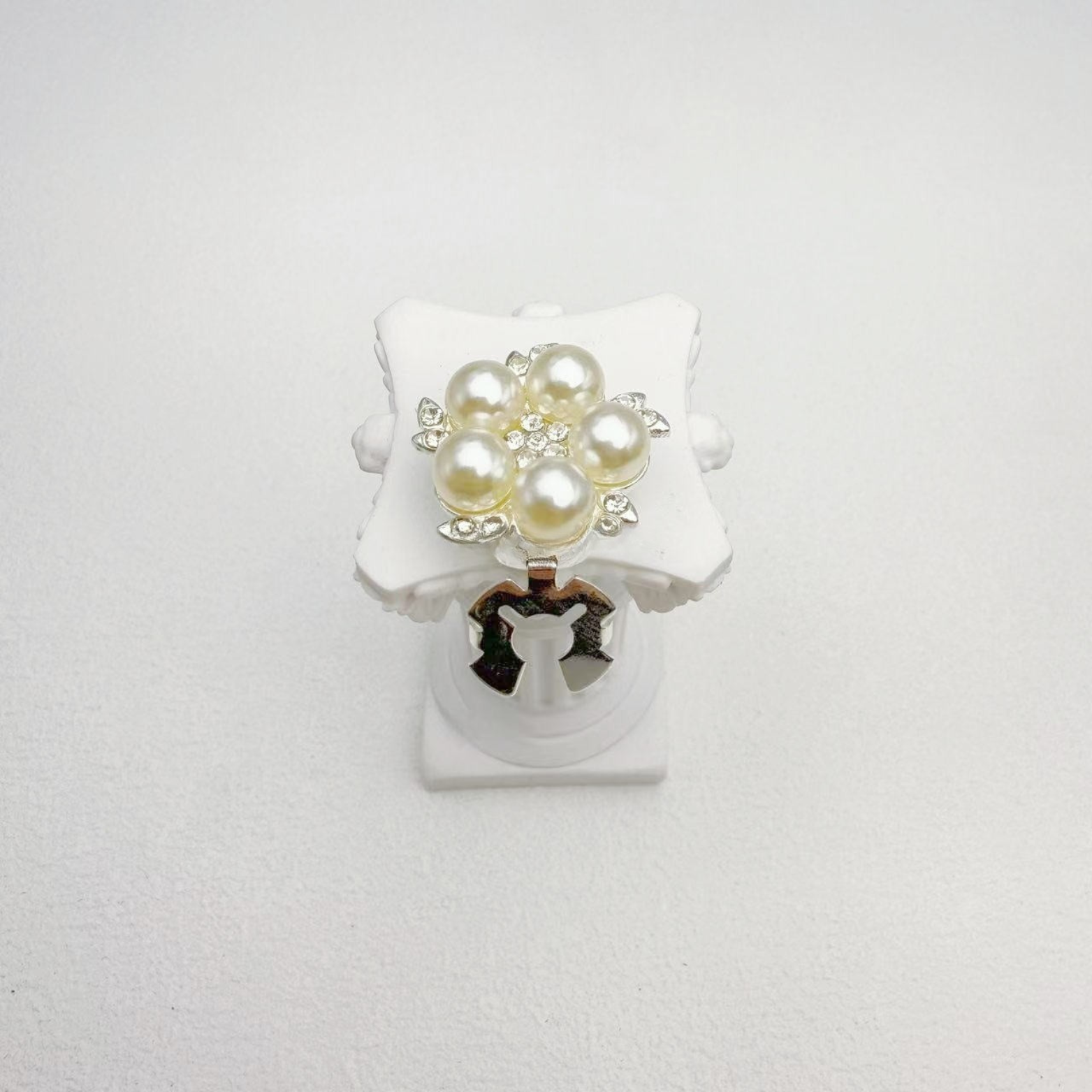 Classic Pearl Cluster Clip-Over Detachable Buttons (1 Piece)
