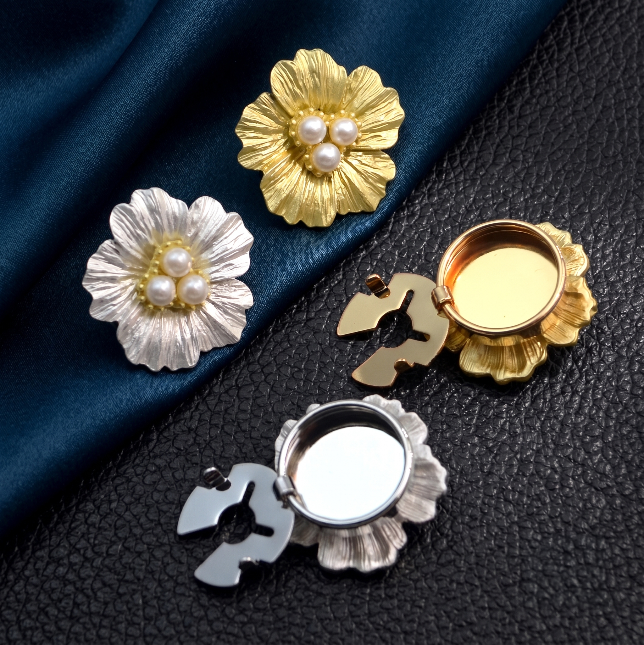 Aurora Pearl Flower Clip-On Button (1 Piece)
