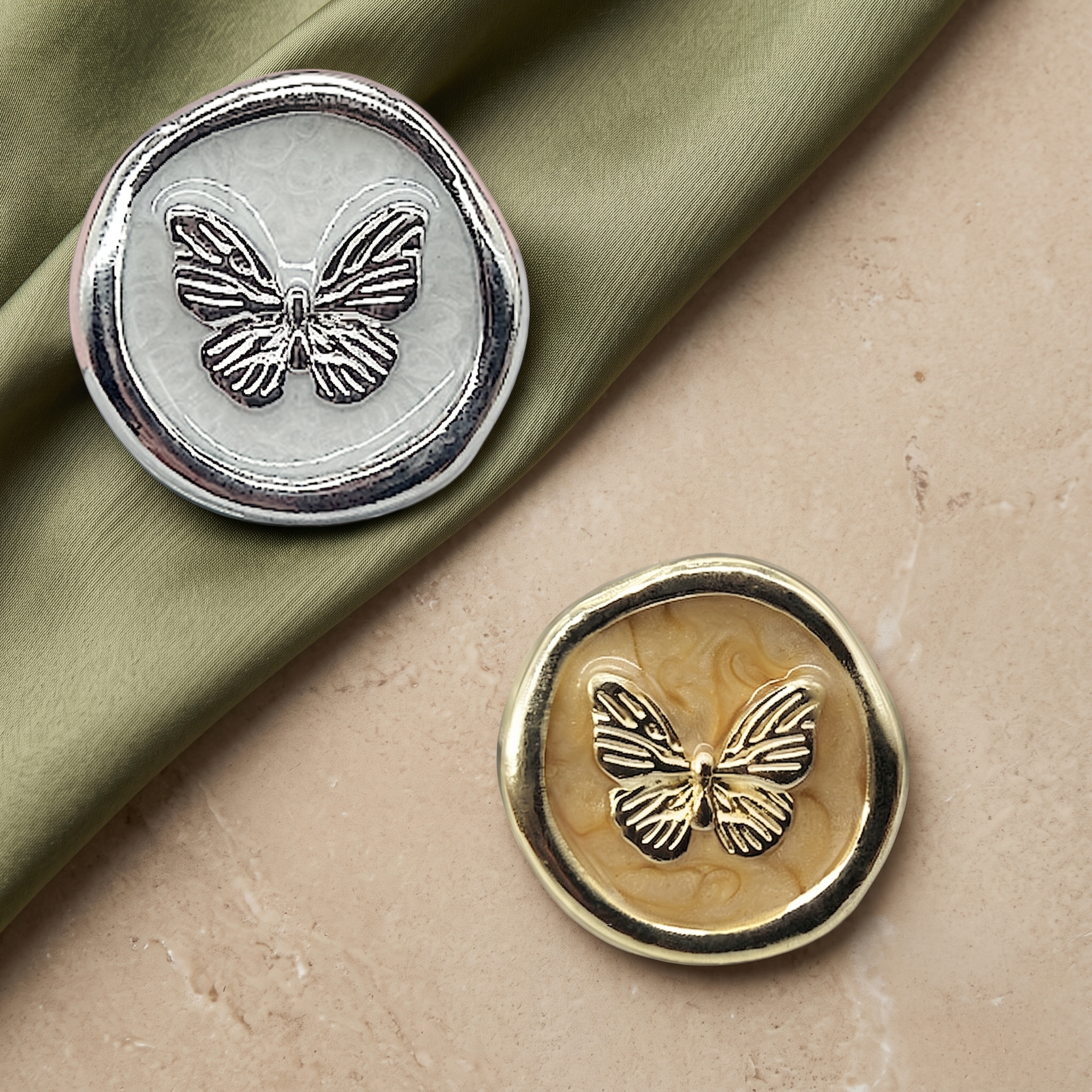 Butterfly Crest Clip-On Button (1 Piece)