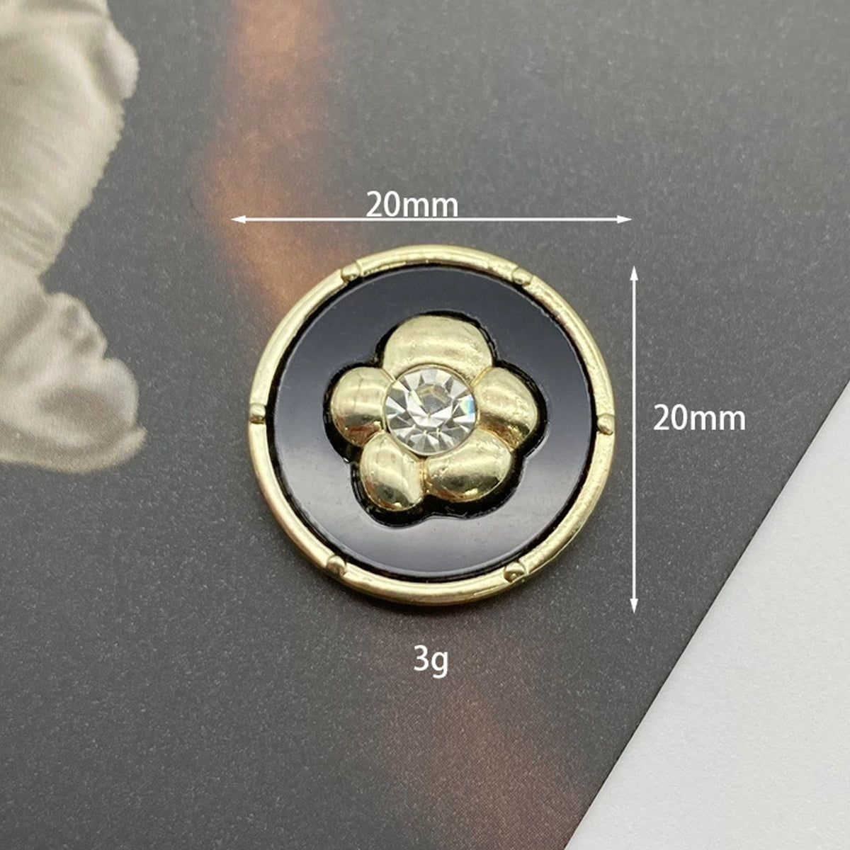 Classic Bloom Crystal Round Clip-On Button (1 Piece)