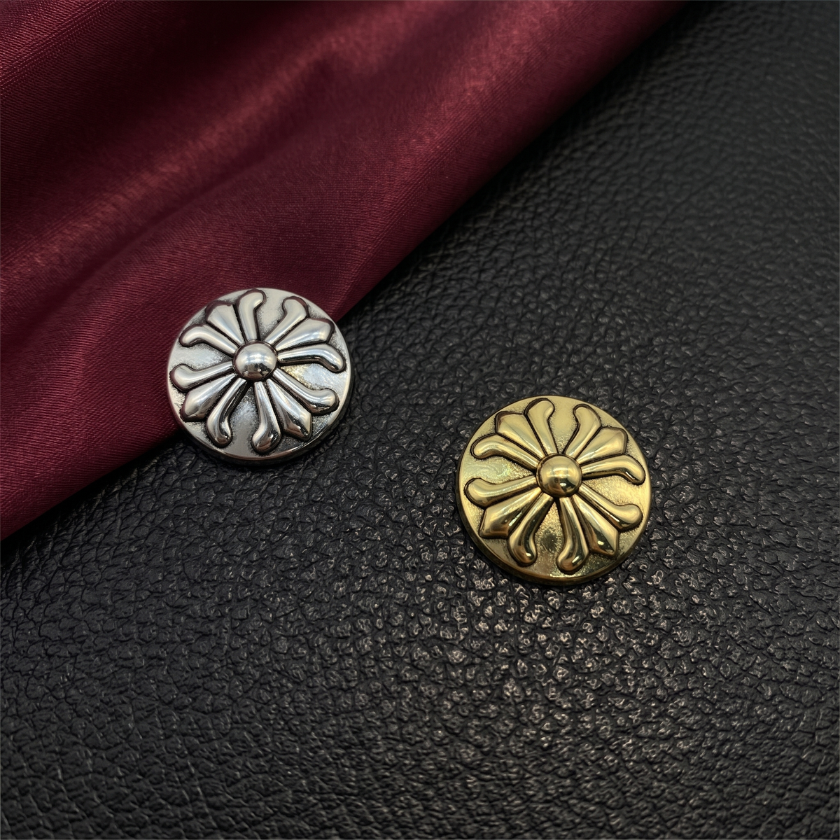 Vintage Radiant Petal Clip-On Button (1 Piece) (Copy)