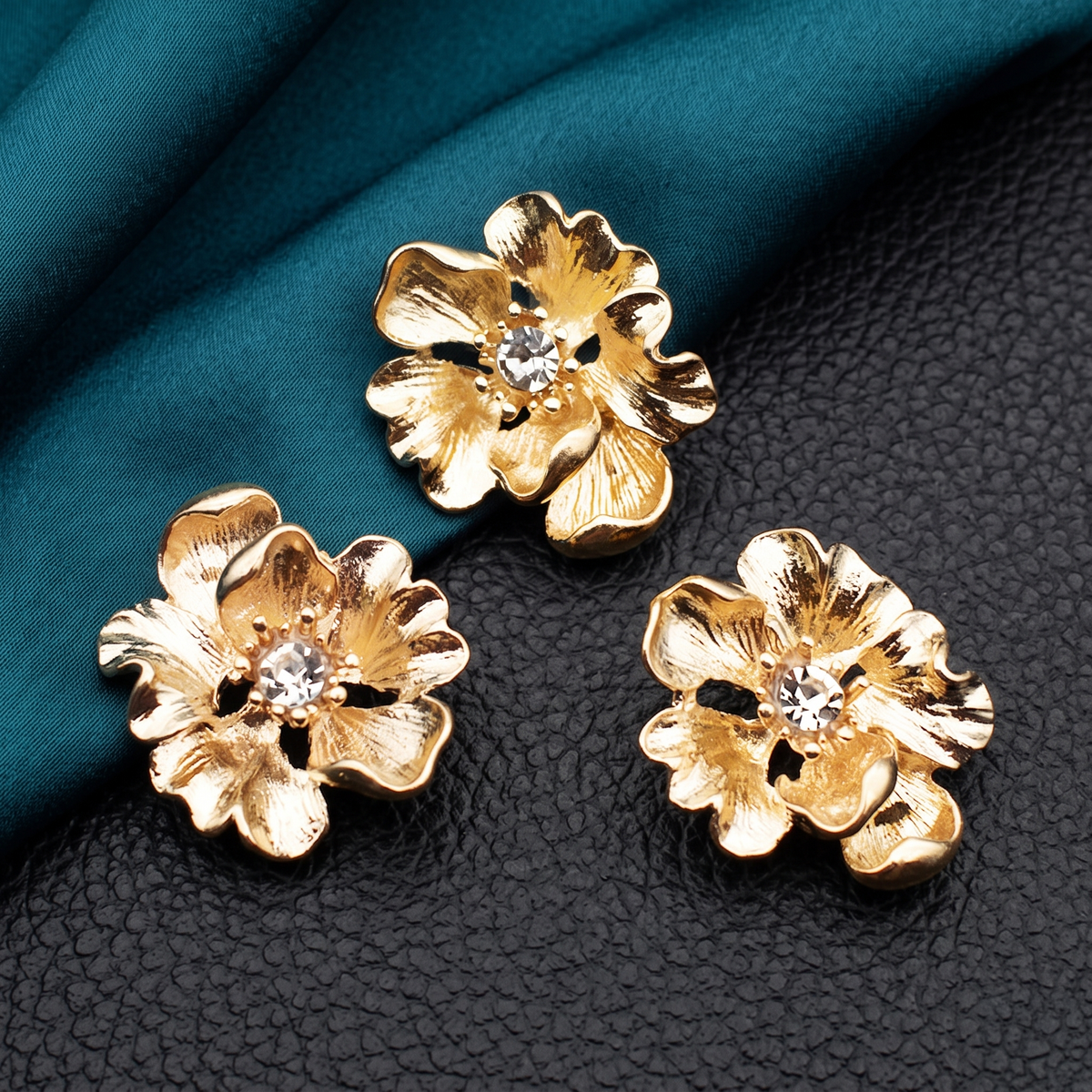 Golden Petal Crystal Bloom Clip-On Button (1 Piece)
