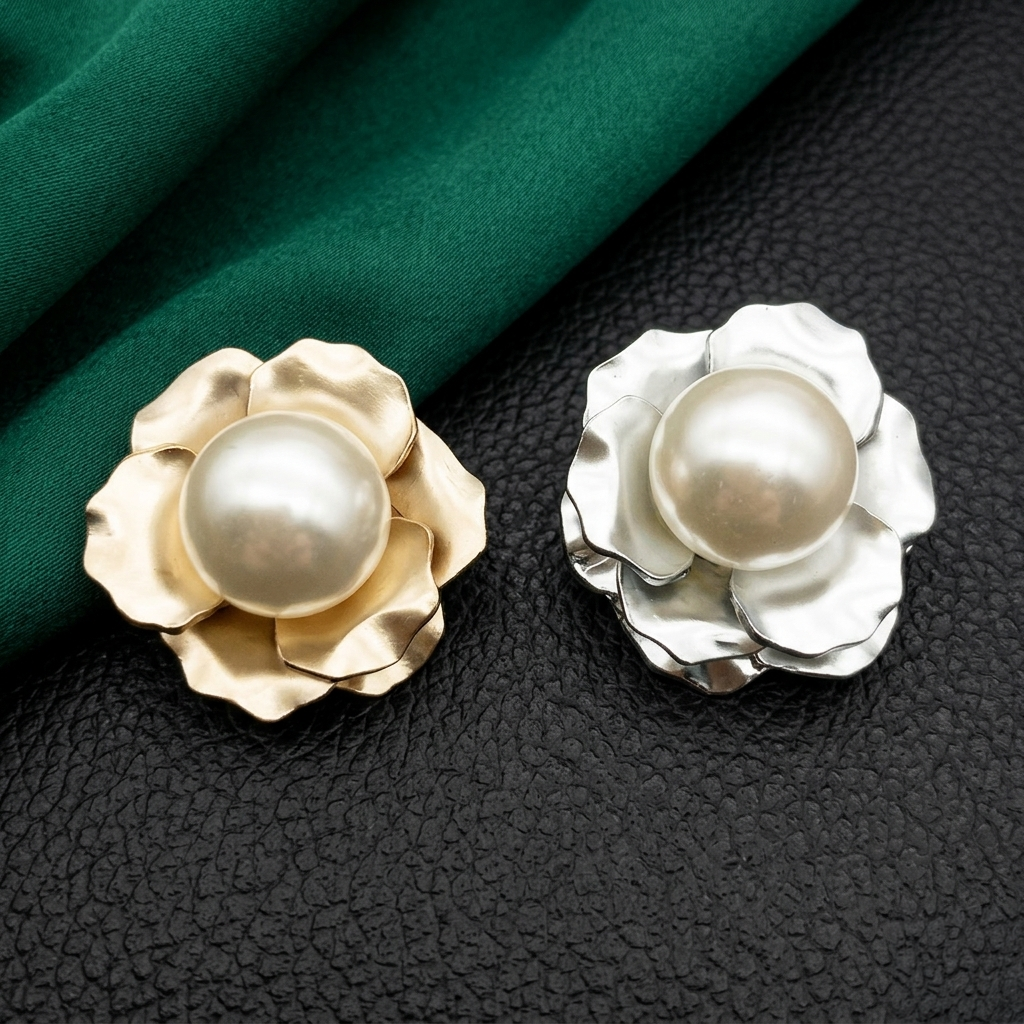 Lustrous Pearl Bloom Clip-On Button (1 Piece)