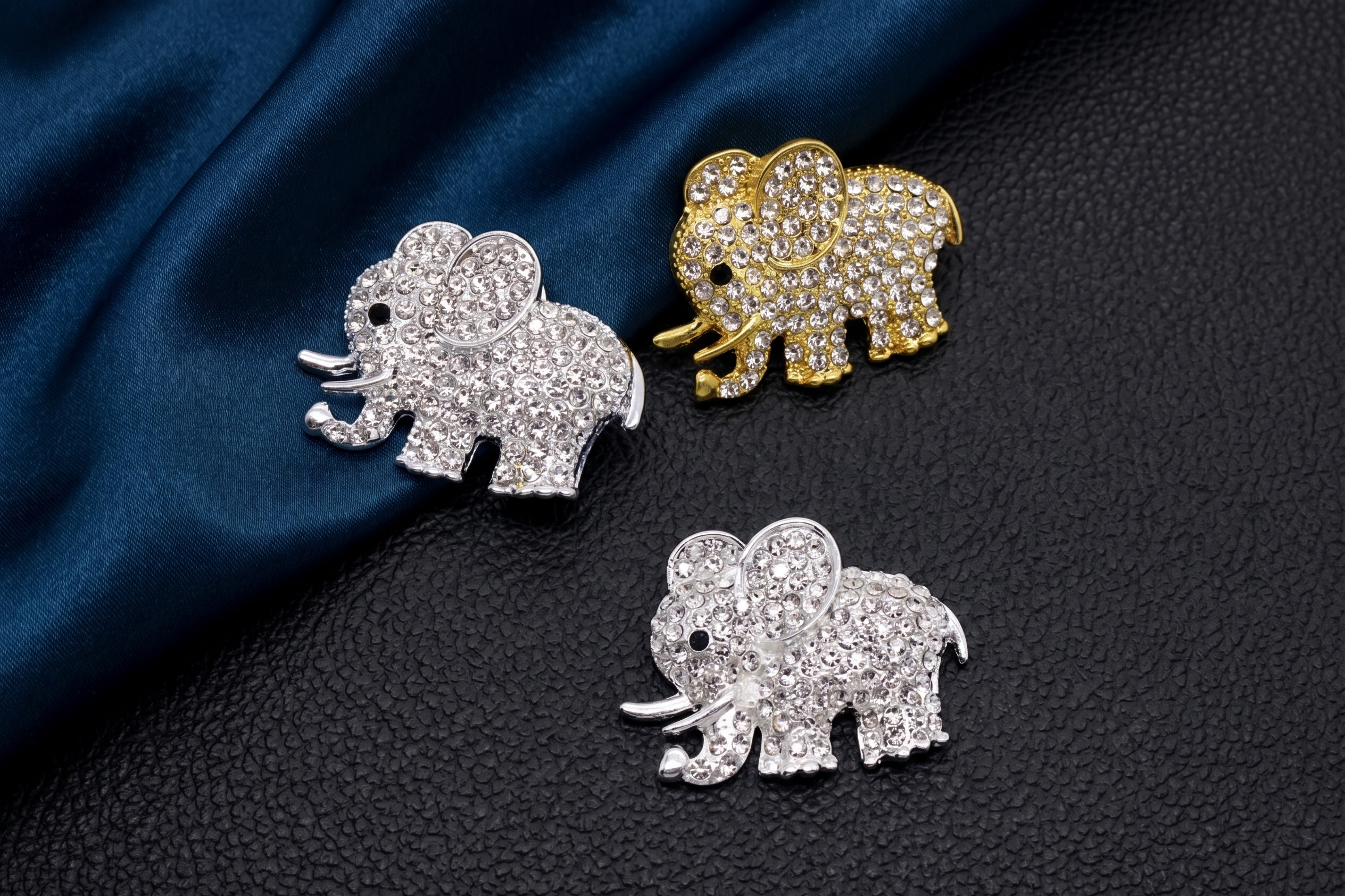 Majestic Crystal Elephant Clip-On Button (1 Piece)