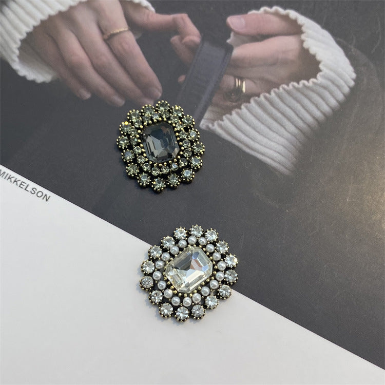 Regal Crystal Halo Clip-On Button (1 Piece)