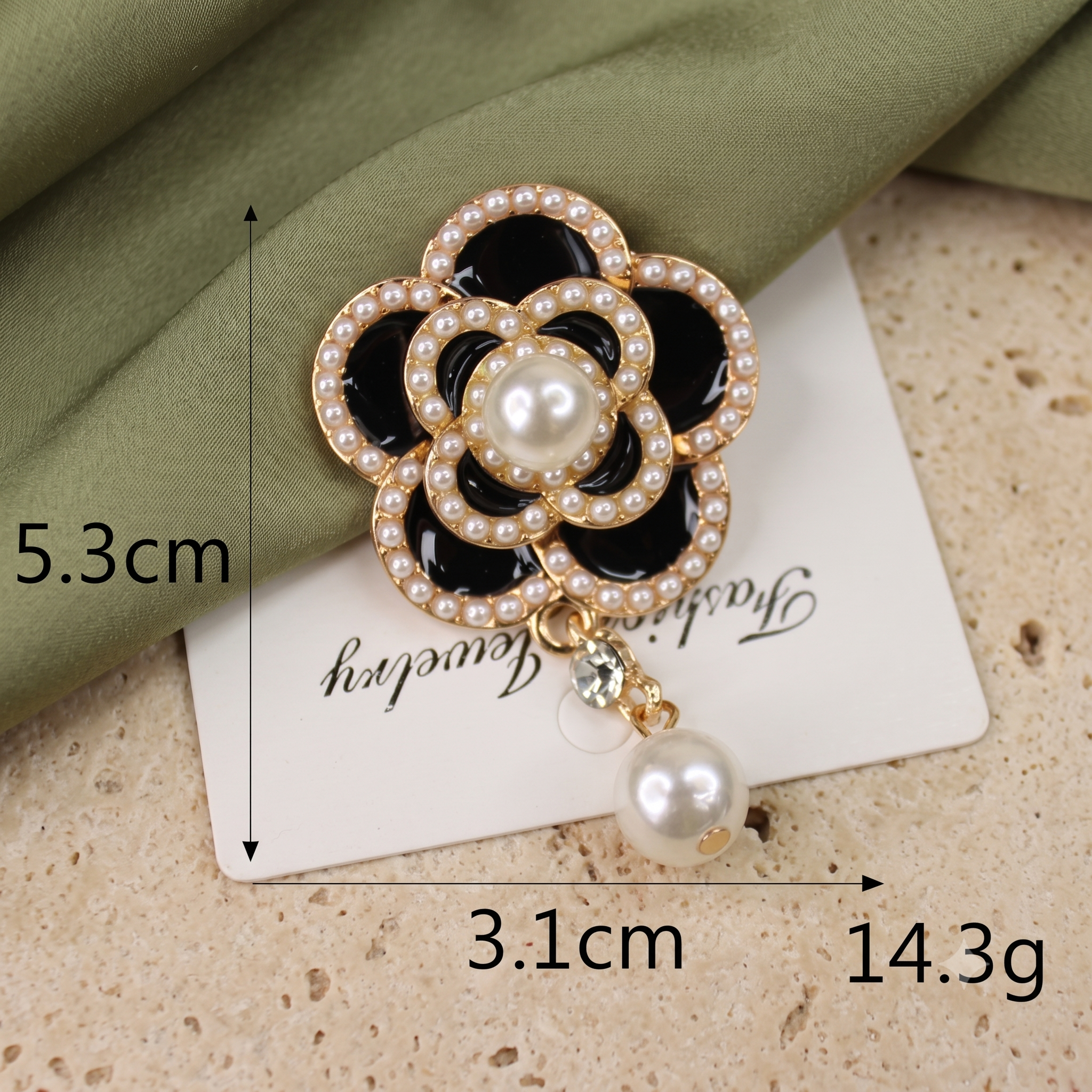 Royal Pearl Charm Camellia Clip-On Button (1 Piece)
