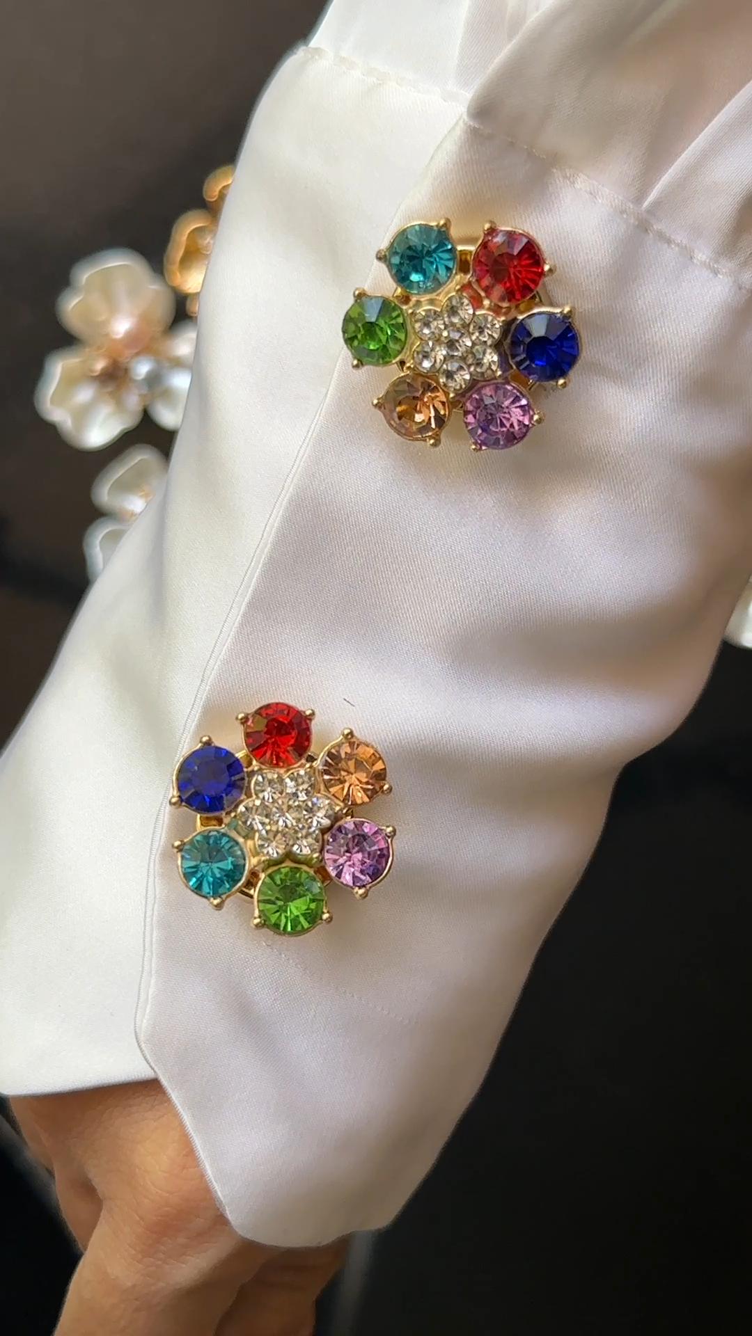 Shiny Multicolour Crystal Flower Clip-On Button (1 Piece)